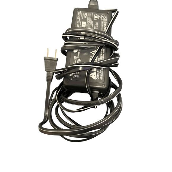 Sony DCS - S70 Good Condition comes with Charging Cord, carrying case, and SD ca - Picture 5 of 7